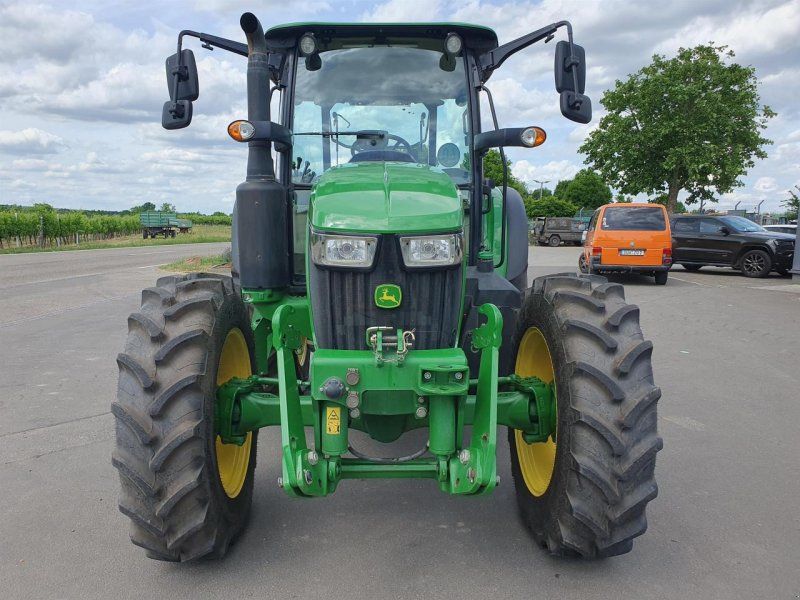 John Deere 5090M
