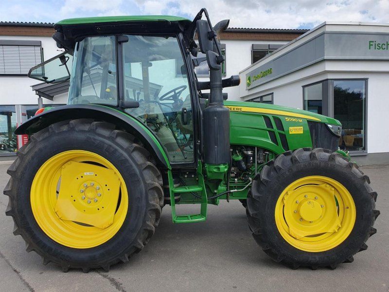 John Deere 5090M
