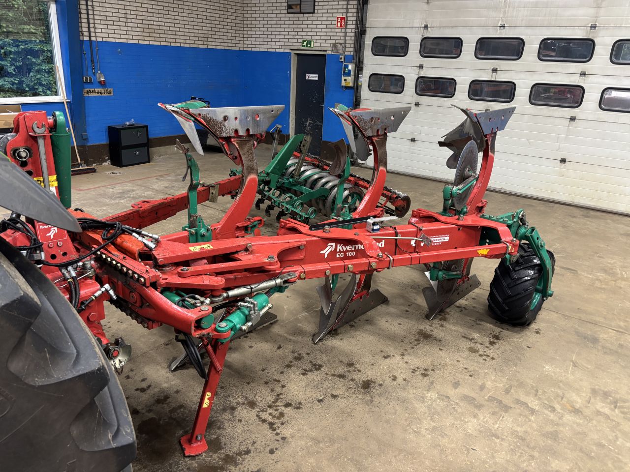 Kverneland eg 100-200 wentelploeg 3 schaar met geo plough