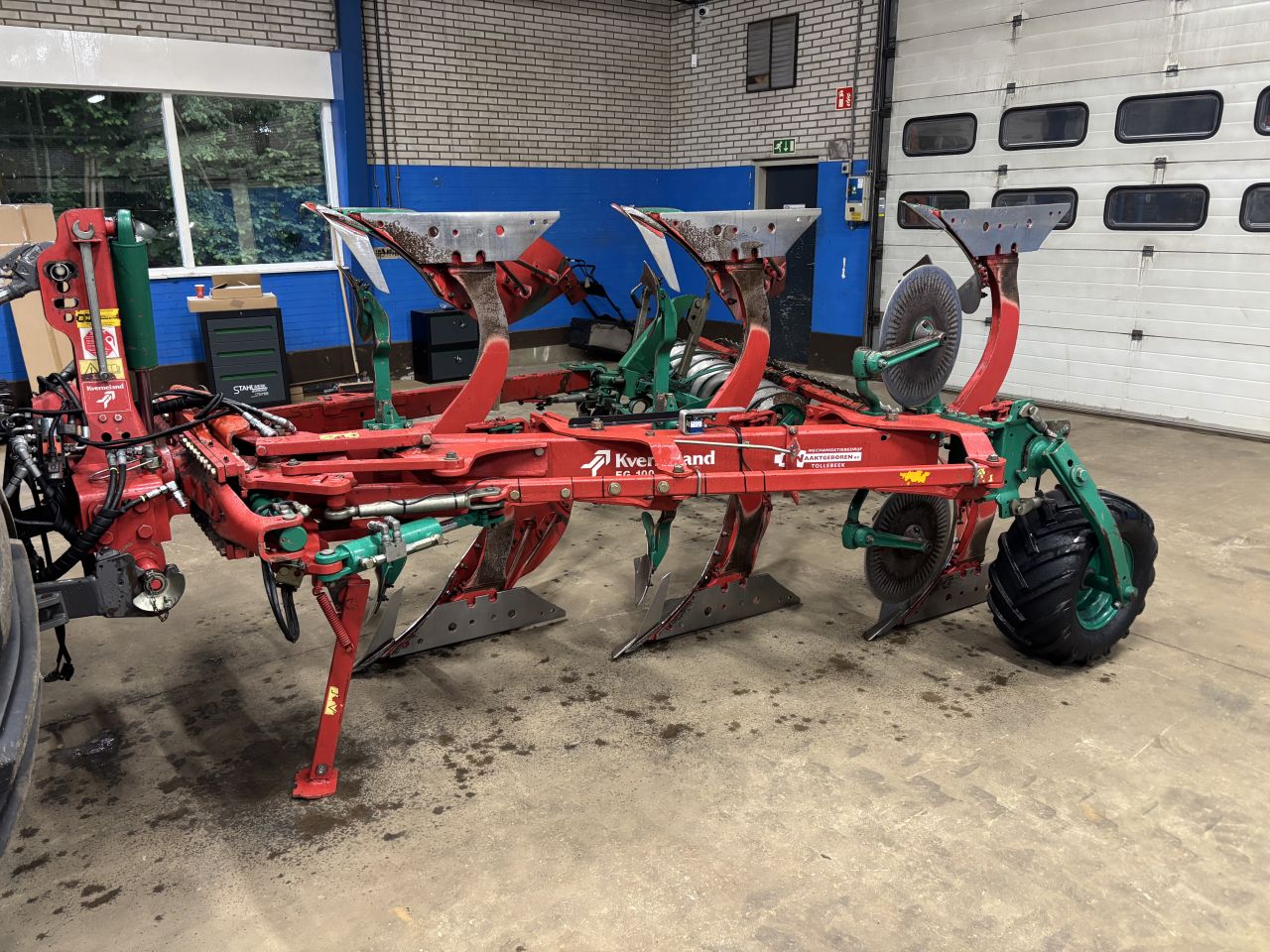 Kverneland eg 100-200 wentelploeg 3 schaar met geo plough