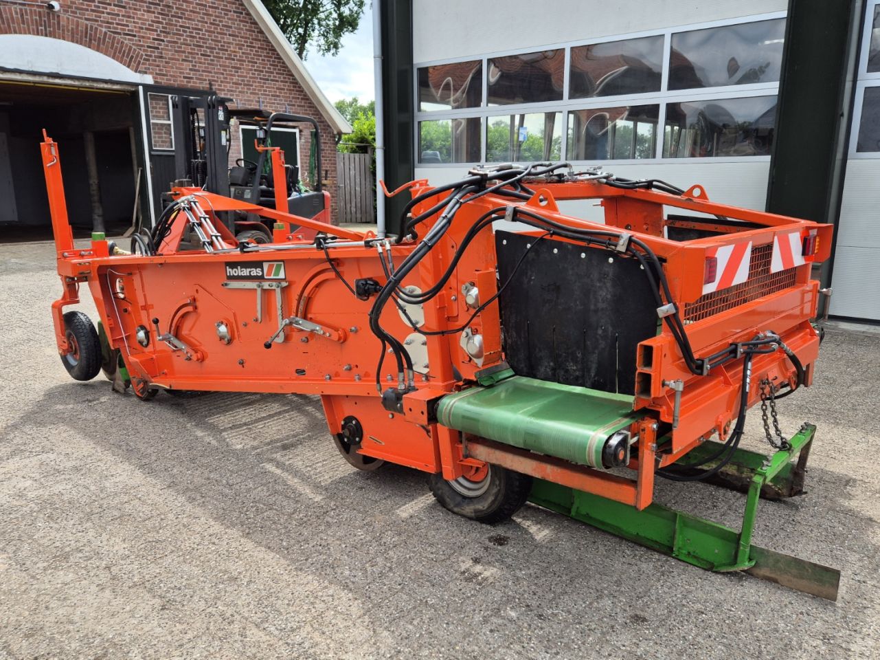 Holaras UR 135 DB uienrooier met dwarsafvoerbanden