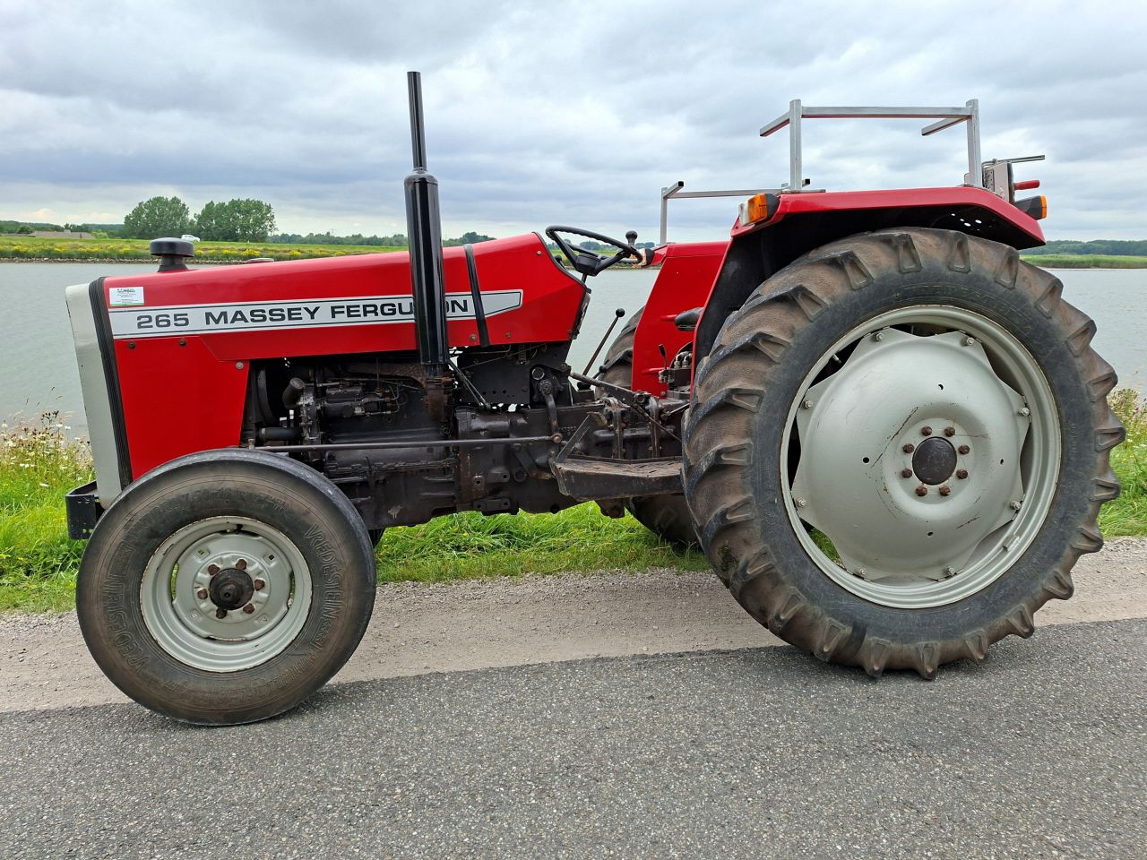 Massey Ferguson 260