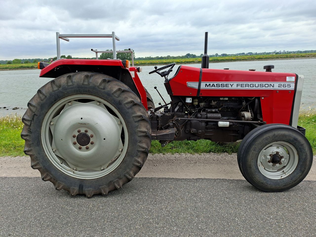 Massey Ferguson 260