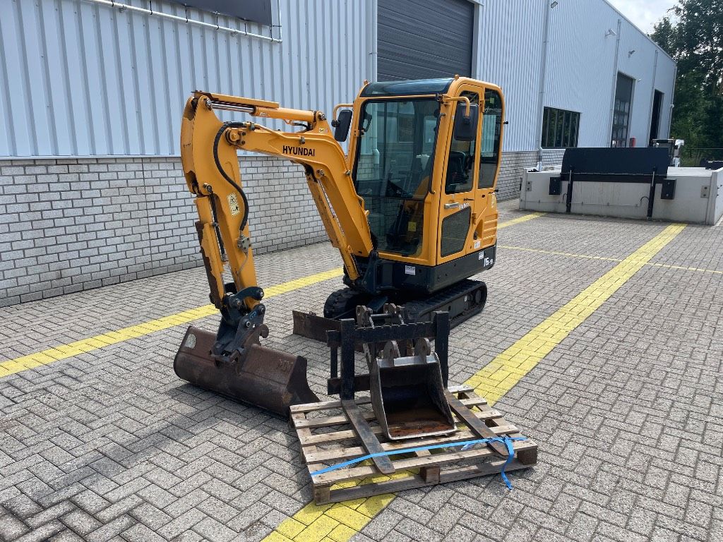 Hyundai Robex 16-9