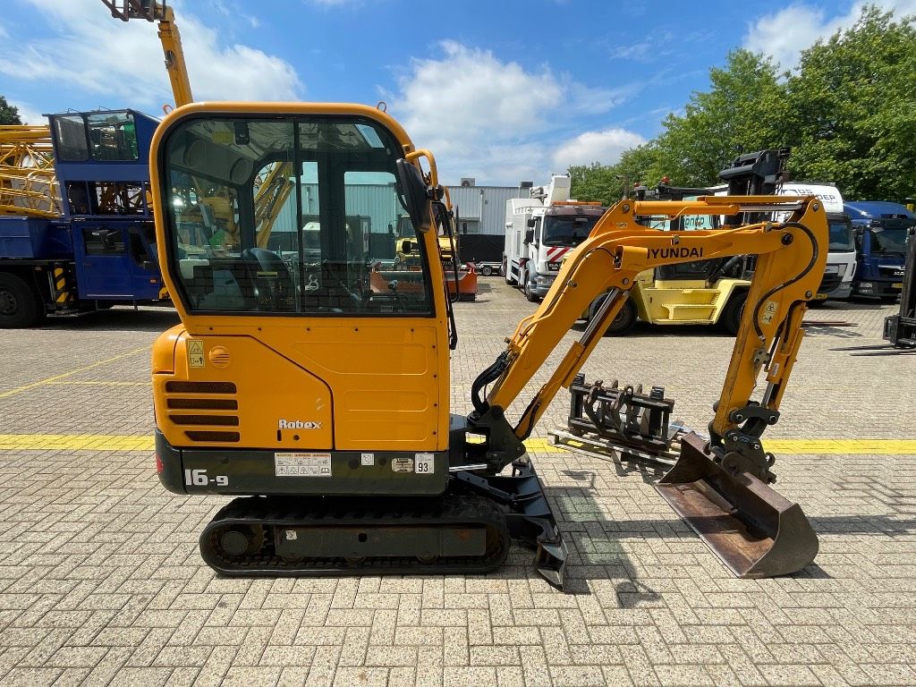 Hyundai Robex 16-9
