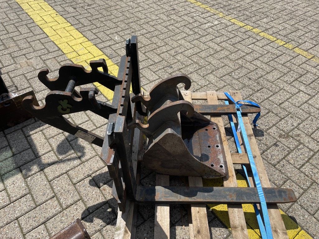 Hyundai Robex 16-9