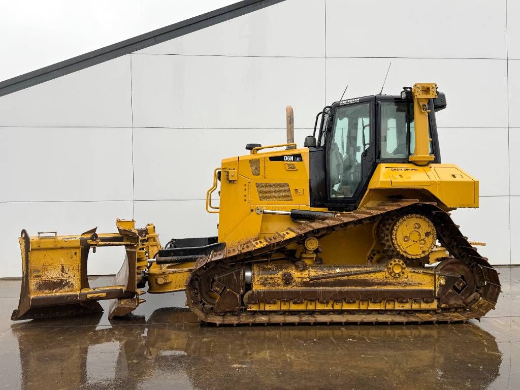 CAT D6N LGP - German Machine / Folding Blade