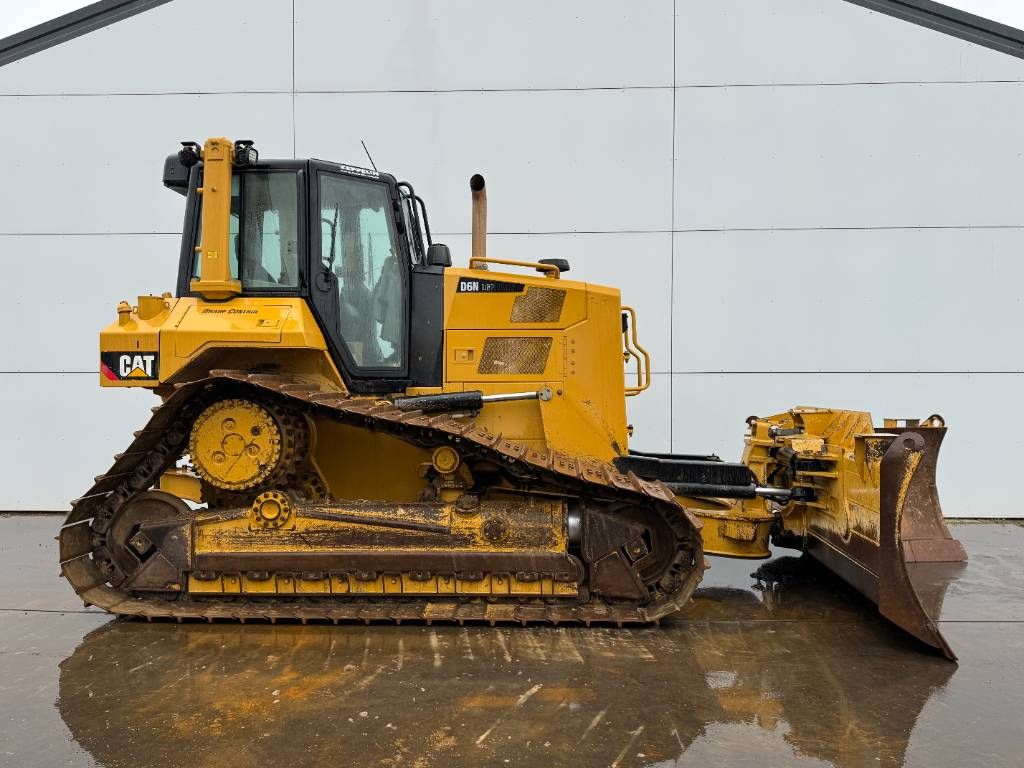 CAT D6N LGP - German Machine / Folding Blade