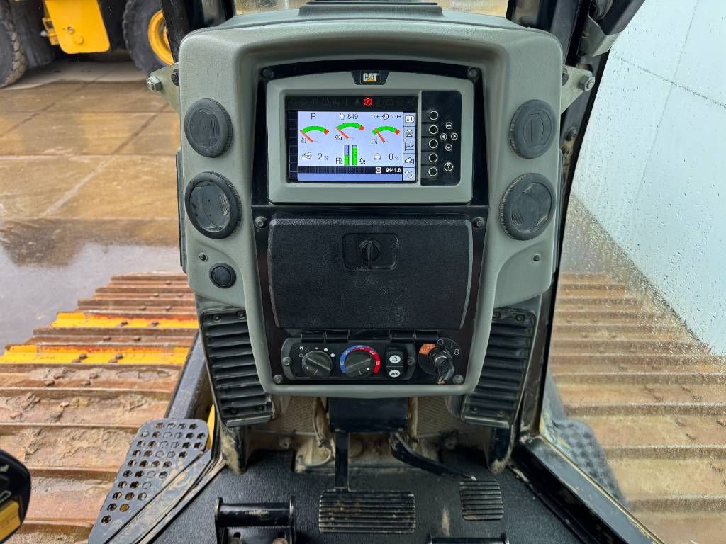 CAT D6N LGP - German Machine / Folding Blade