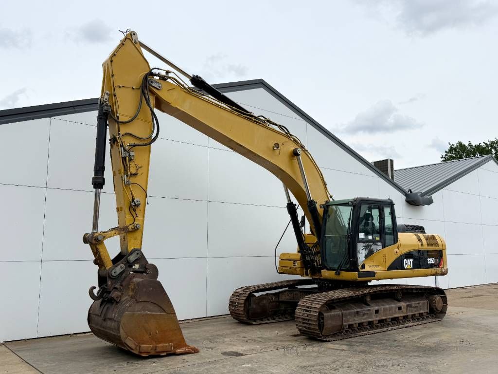 CAT 325DLN - Automatic Greasing / Quick Coupler