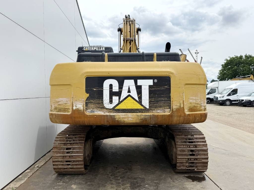 CAT 325DLN - Automatic Greasing / Quick Coupler