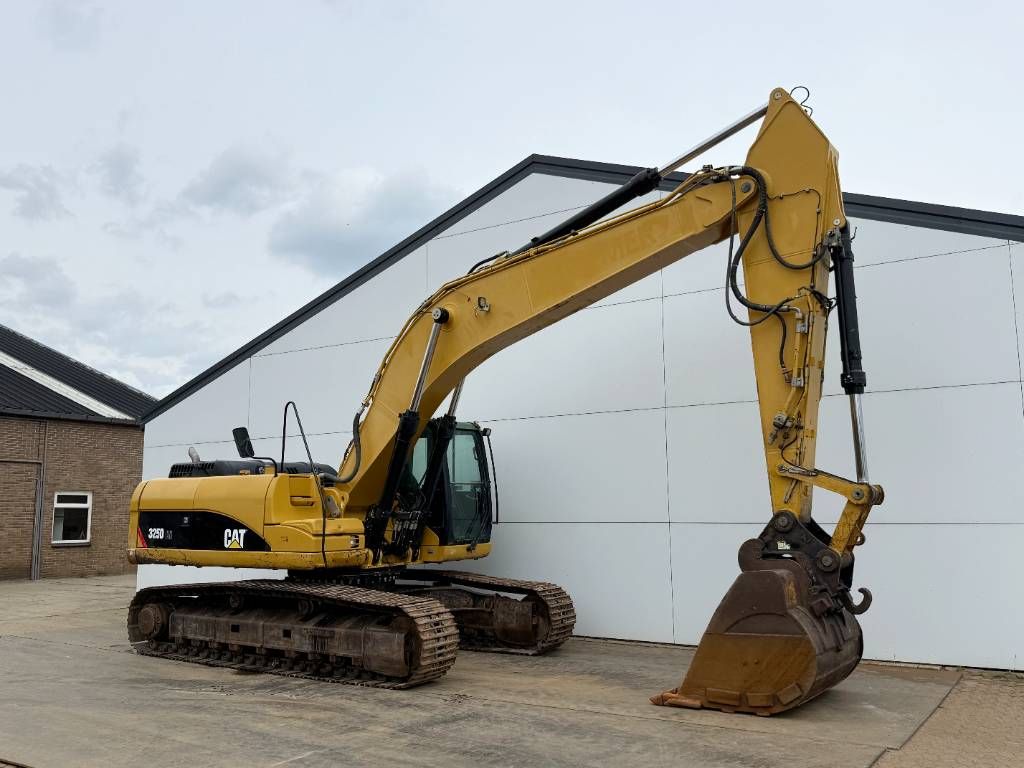 CAT 325DLN - Automatic Greasing / Quick Coupler
