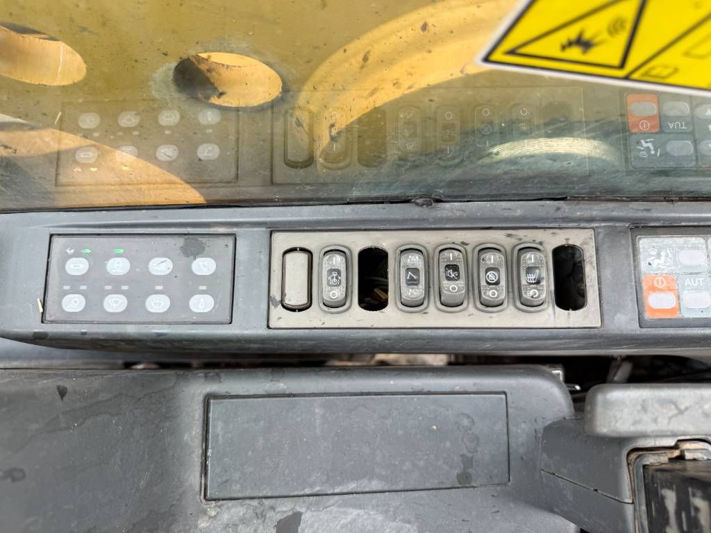 CAT 325DLN - Automatic Greasing / Quick Coupler