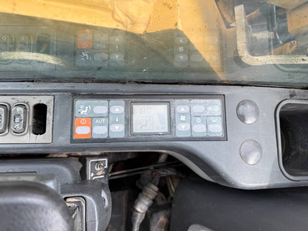 CAT 325DLN - Automatic Greasing / Quick Coupler