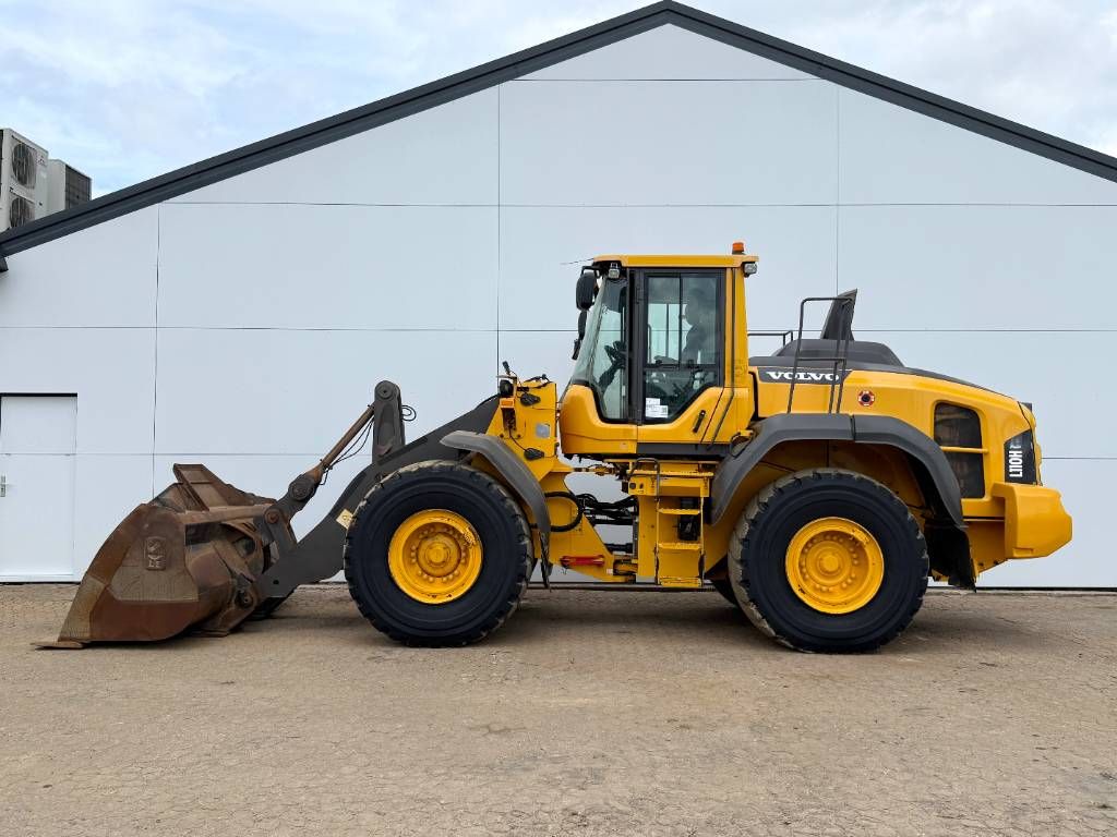 Volvo L110H - Weight System / Backup Camera