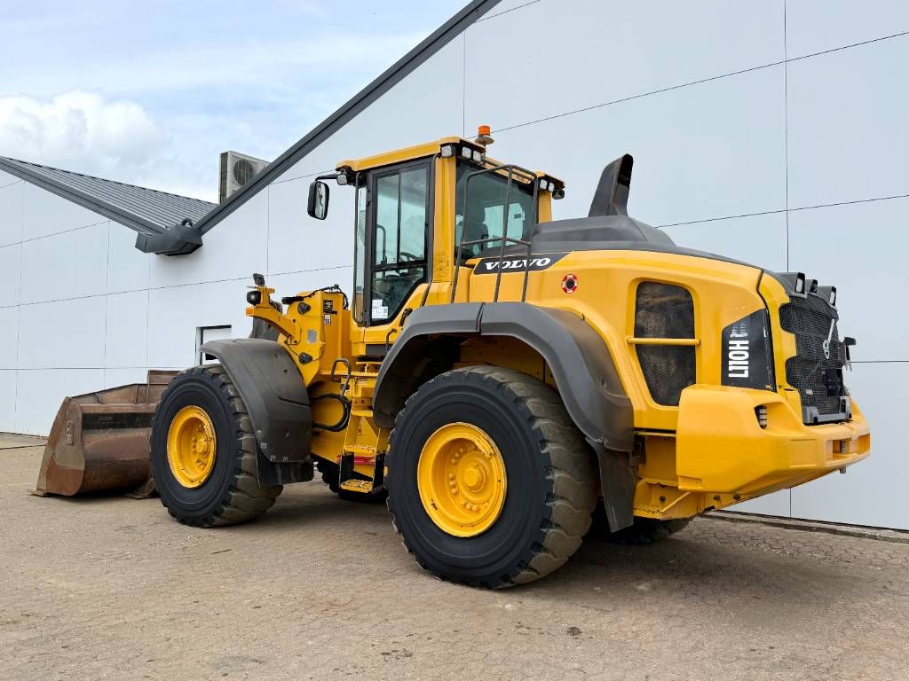 Volvo L110H - Weight System / Backup Camera