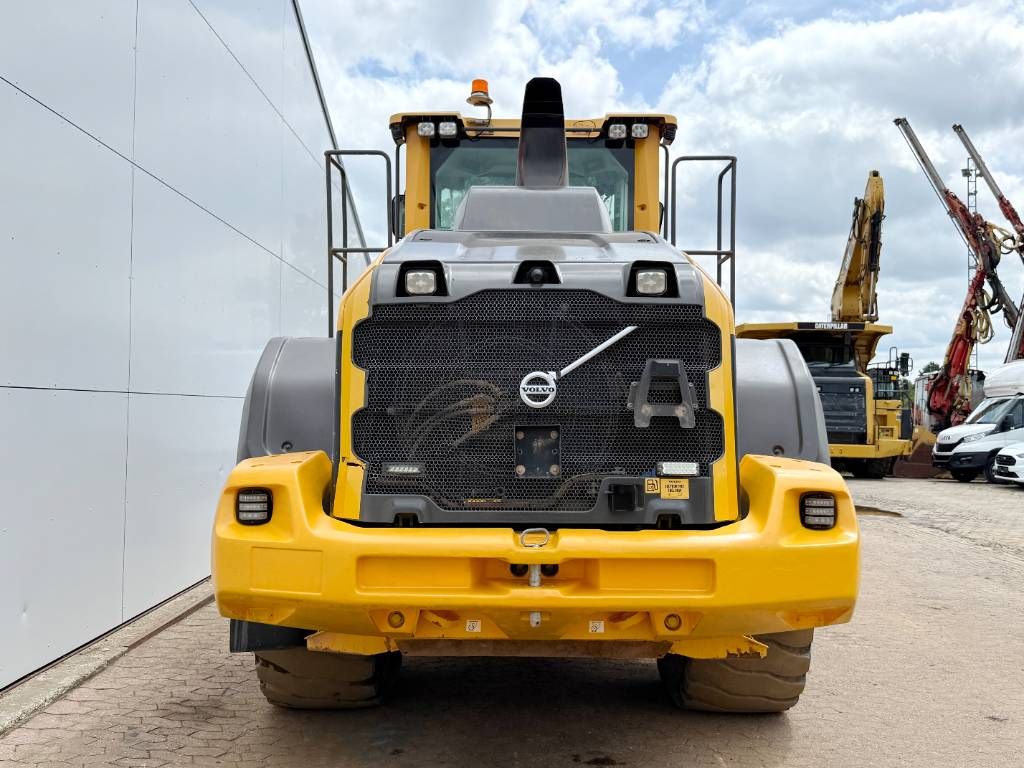 Volvo L110H - Weight System / Backup Camera