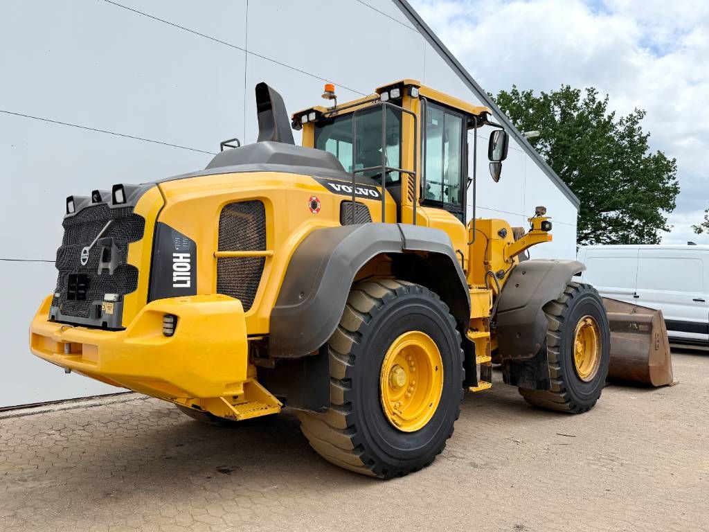 Volvo L110H - Weight System / Backup Camera