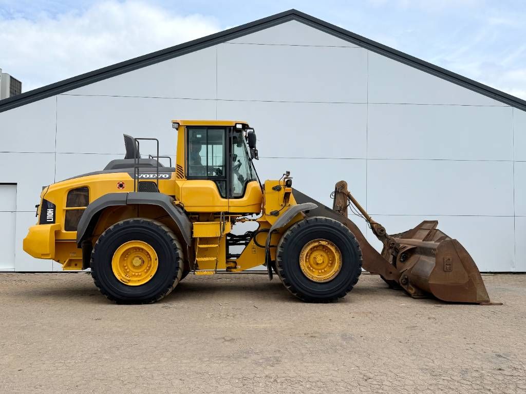 Volvo L110H - Weight System / Backup Camera