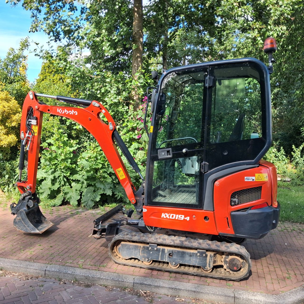 Kubota Kx019-4 Minigraver met sloop sorteer proportioneel.