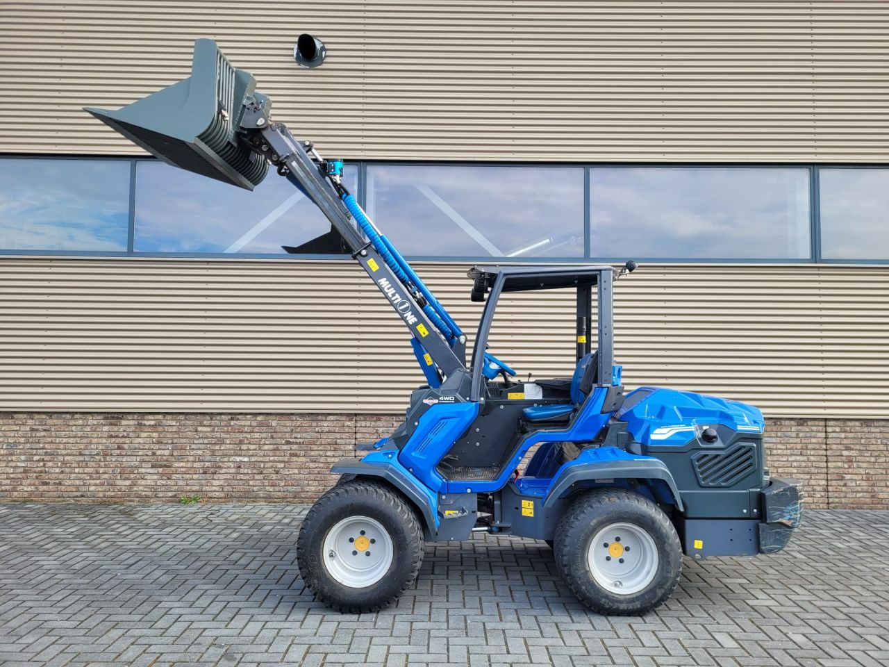 Multione ( avant ) 9.5