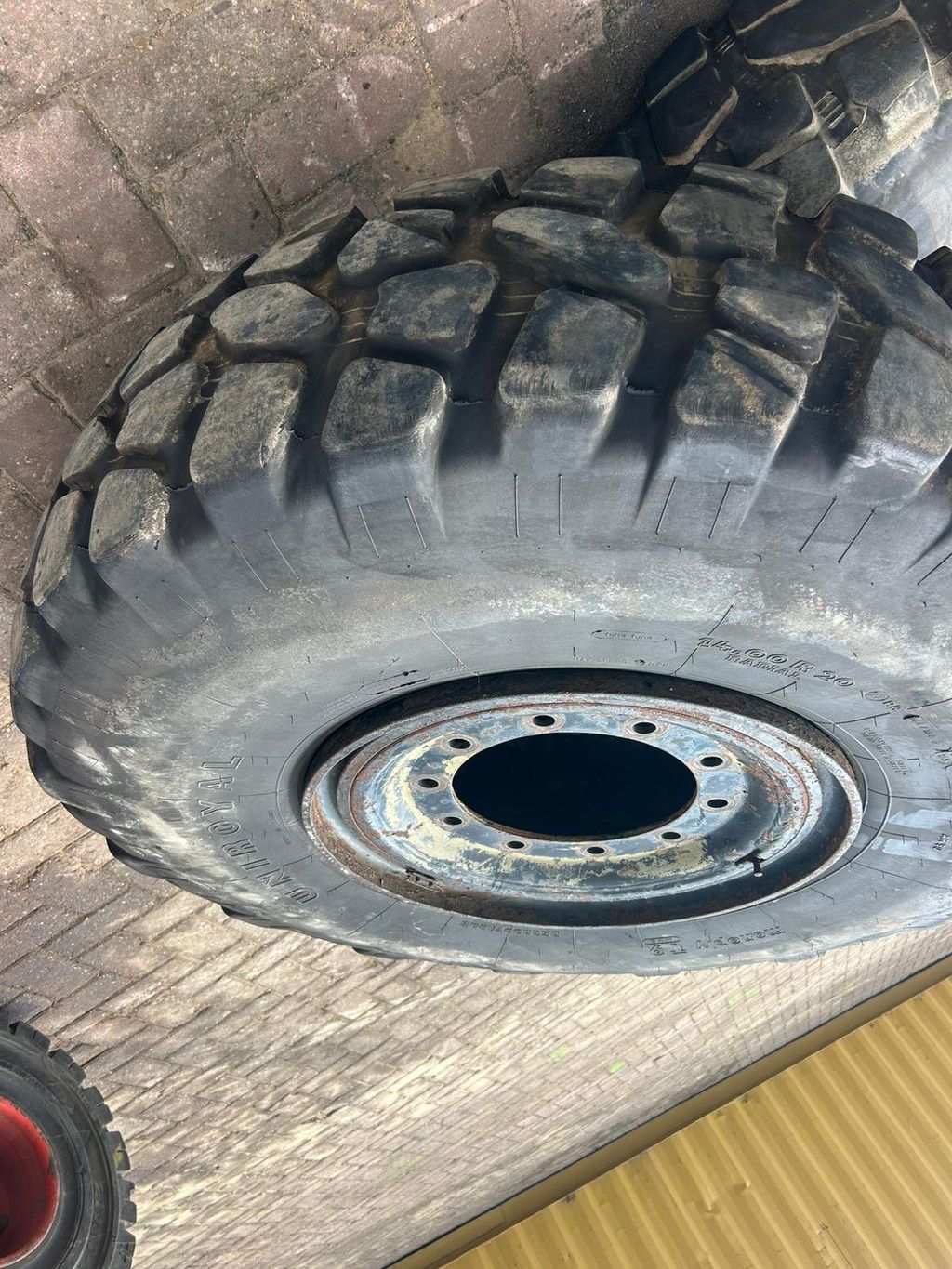 Uniroyal 14.00R20