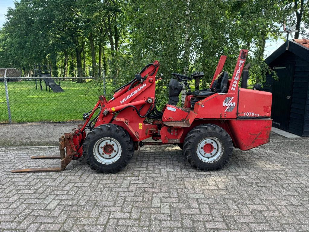 Weidemann 1370 shovel
