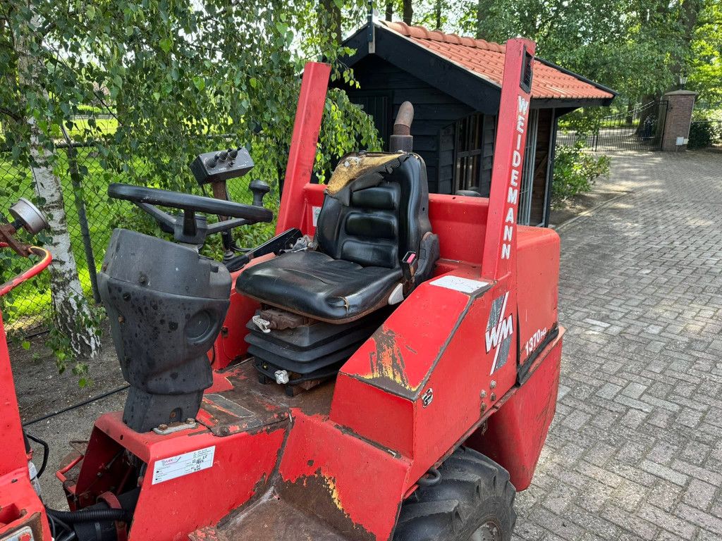 Weidemann 1370 shovel
