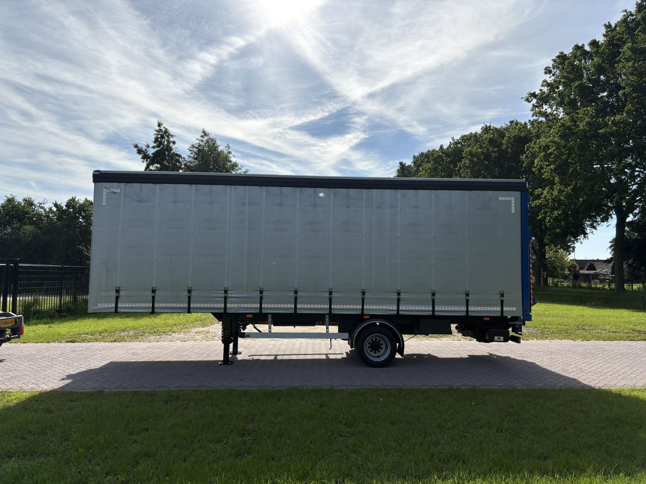 Be oplegger bunk schuifzielen 8 ton met laadklep 1000 kg