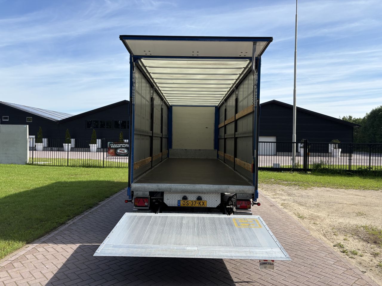 Be oplegger bunk schuifzielen 8 ton met laadklep 1000 kg