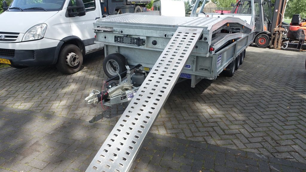 Faustman Nog 1x Oprijbak voor Renault Master