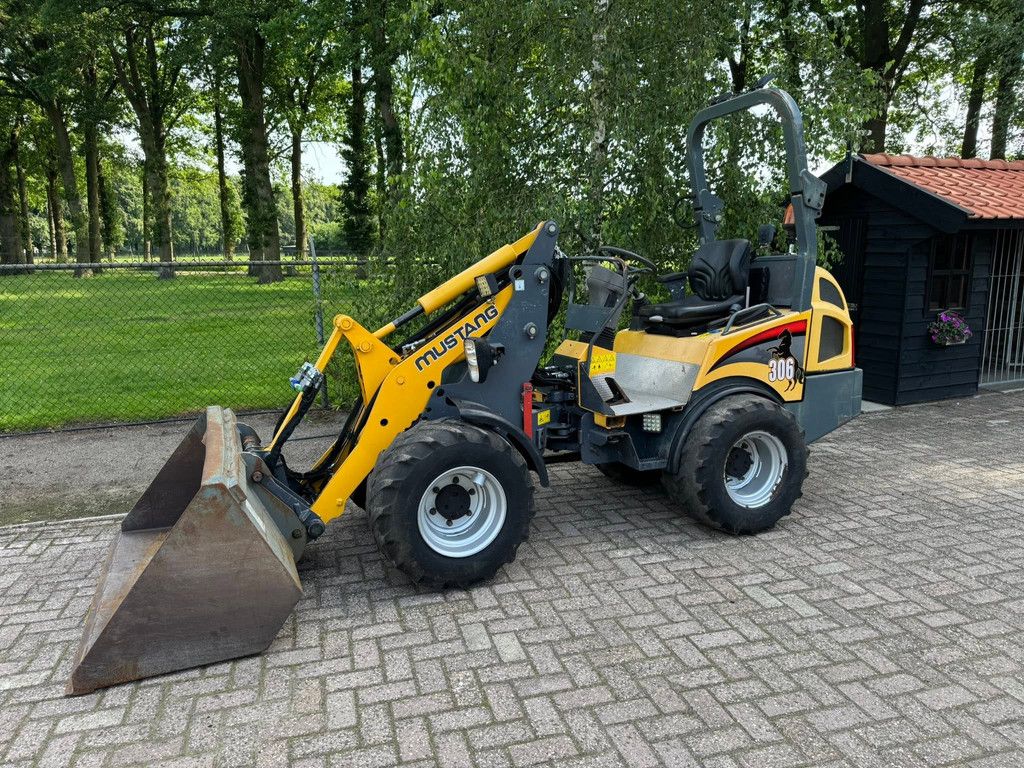 Mustang AL 306 Shovel + kenteken
