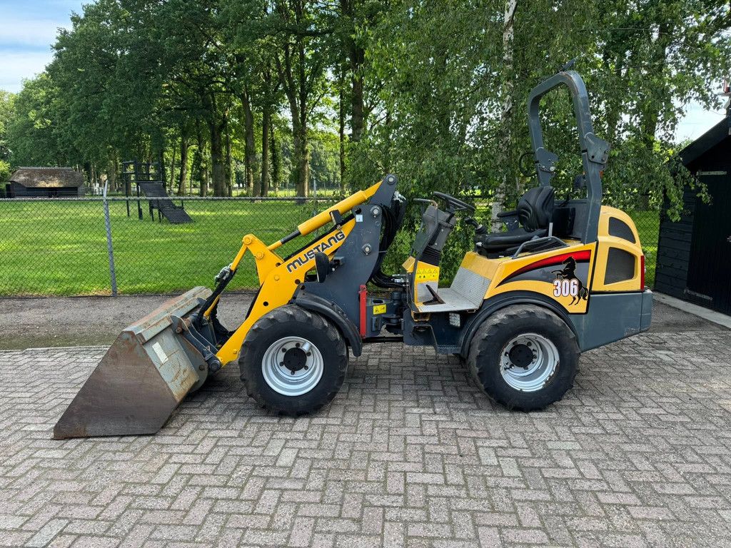 Mustang AL 306 Shovel + kenteken