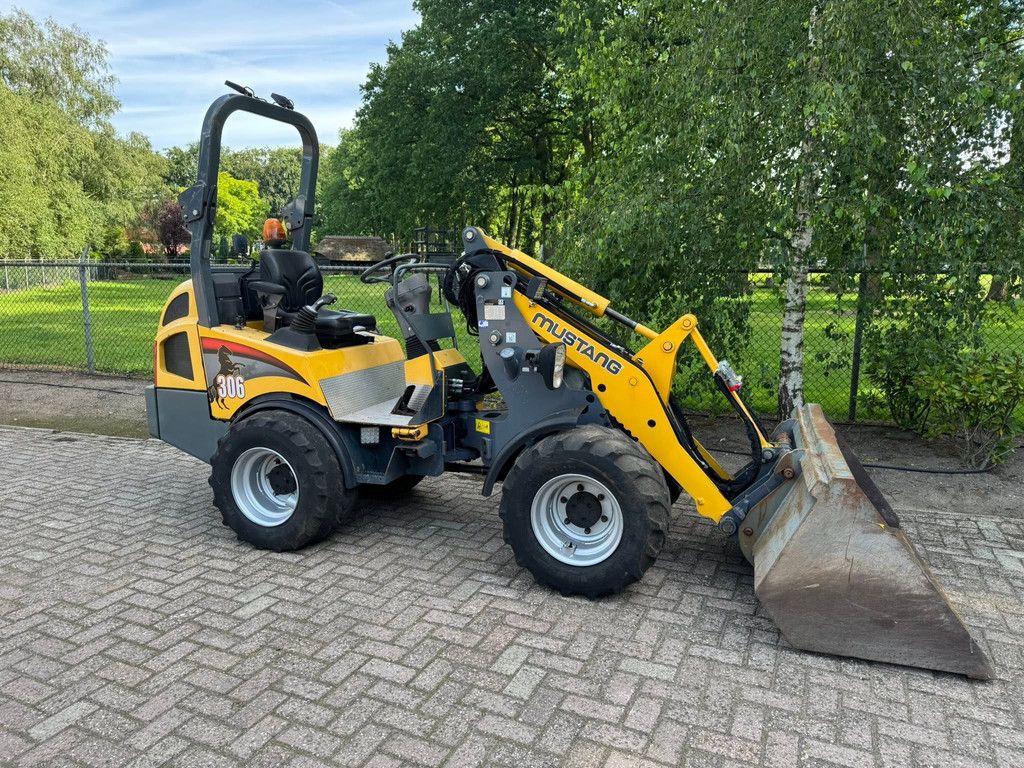 Mustang AL 306 Shovel + kenteken