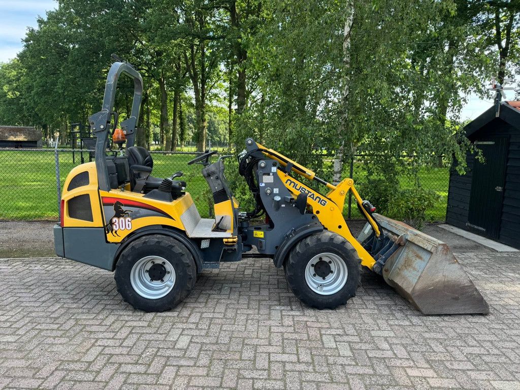 Mustang AL 306 Shovel + kenteken