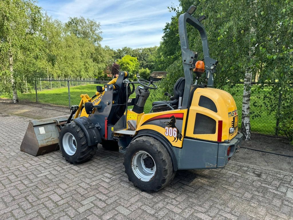 Mustang AL 306 Shovel + kenteken