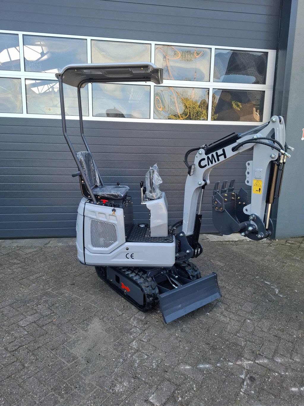 CMH LX06 C minigraver 72cm Zwenkgiek NIEUW