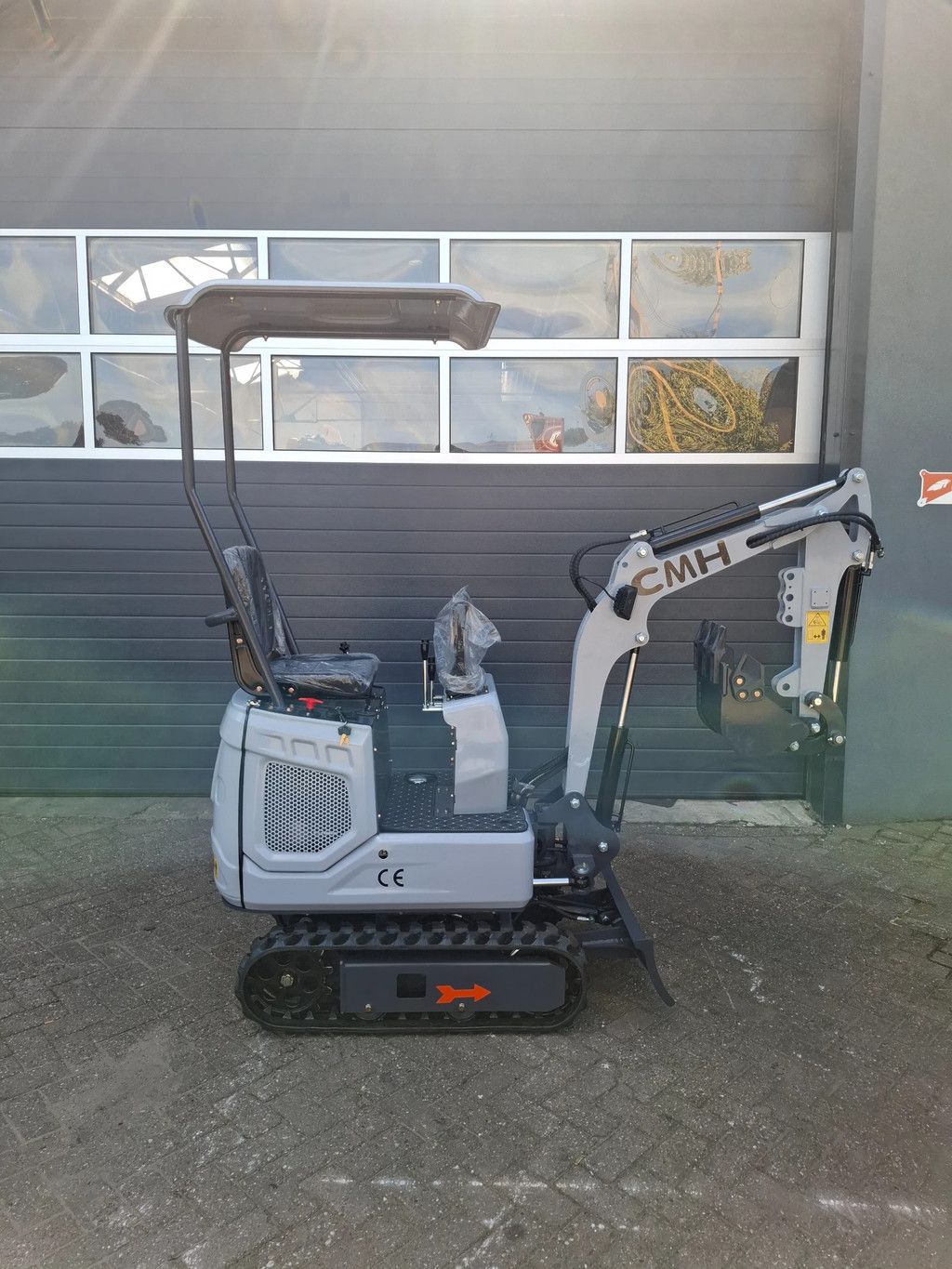 CMH LX06 C minigraver 72cm Zwenkgiek NIEUW