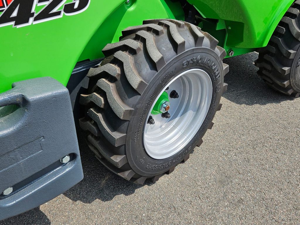 Avant 423 mini-shovel