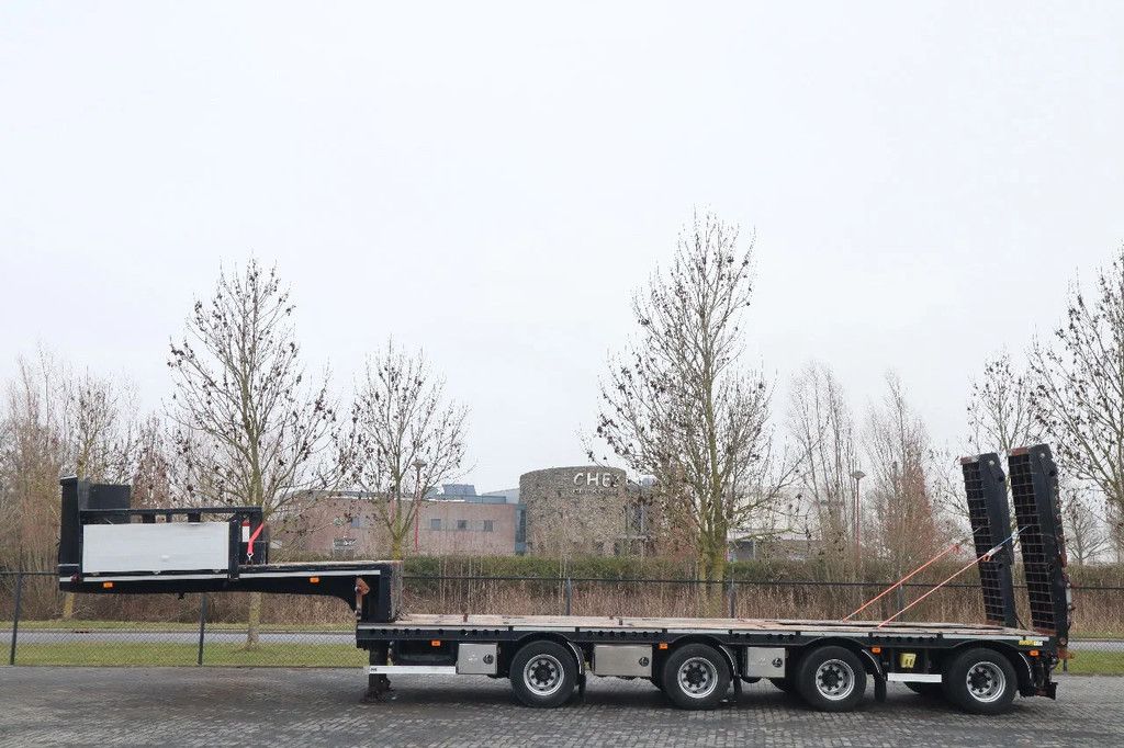 Istrail 4-AXLE SEMI-TRAILER | HYDR RAMPS | HYDR WIDENING | EXTENTION