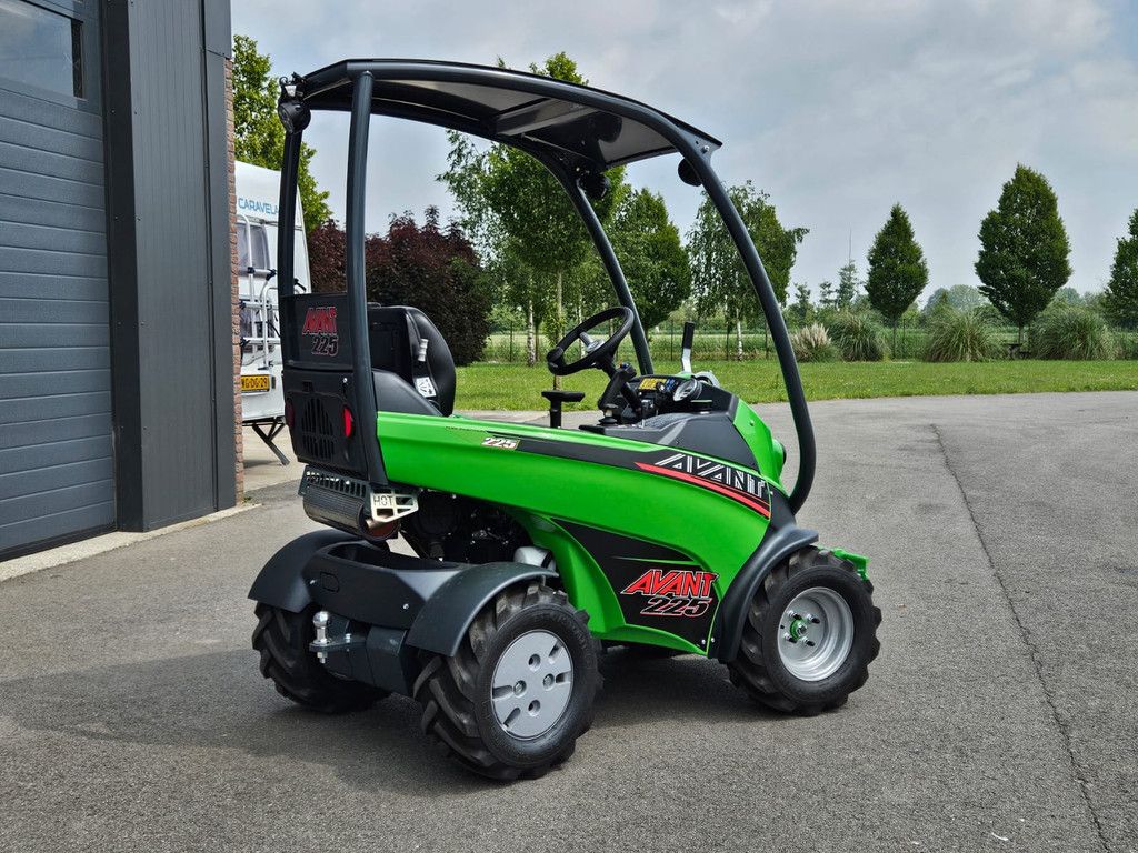 Avant 225 mini-lader