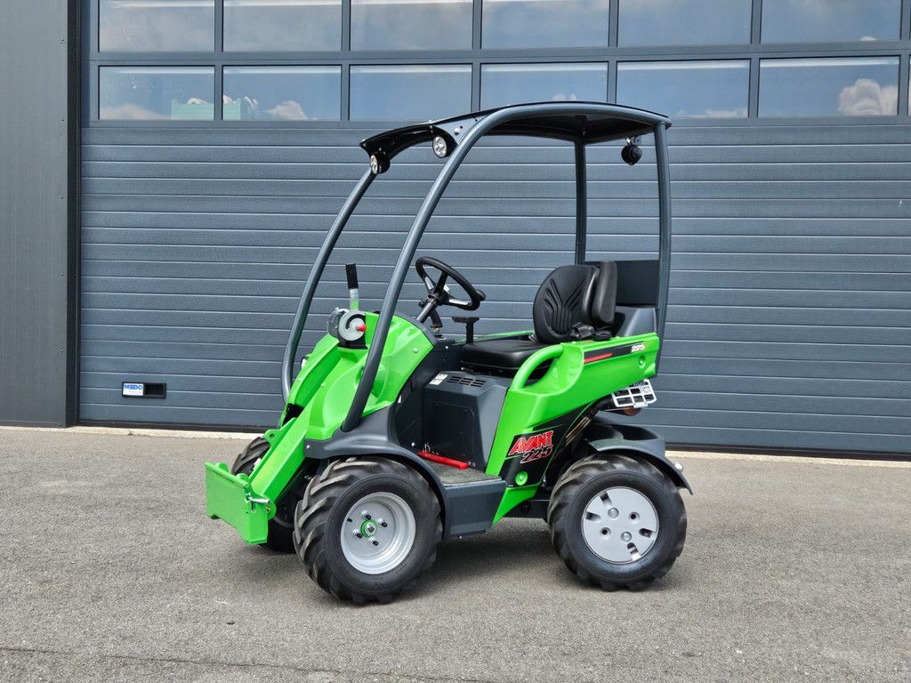 Avant 225 mini-lader