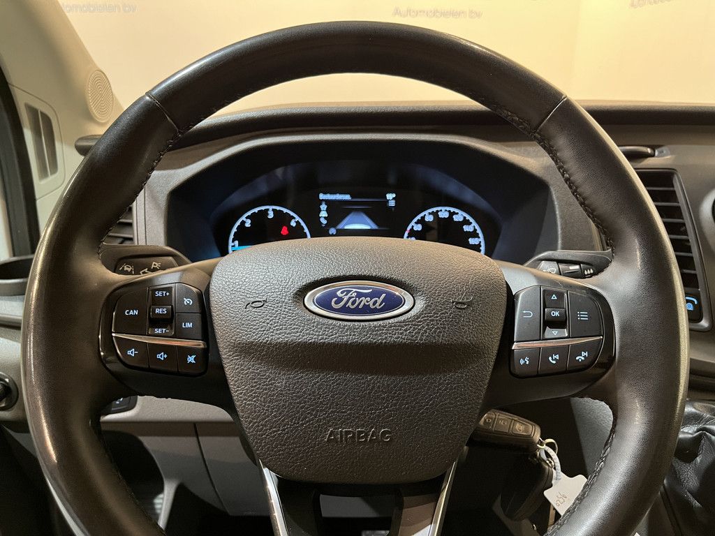 Ford Transit 350 2.0 TDCI 170 PK L2H3 RWD / Trekhaak 3.500 KG / Airco / Cruise Control / Camera / 3-Zits / 61.200 KM !!
