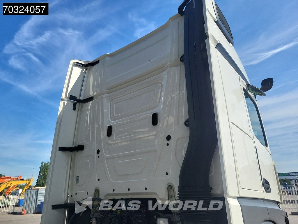 Mercedes Actros 1845 4X2 GigaSpace Retarder Standklima ACC Navi