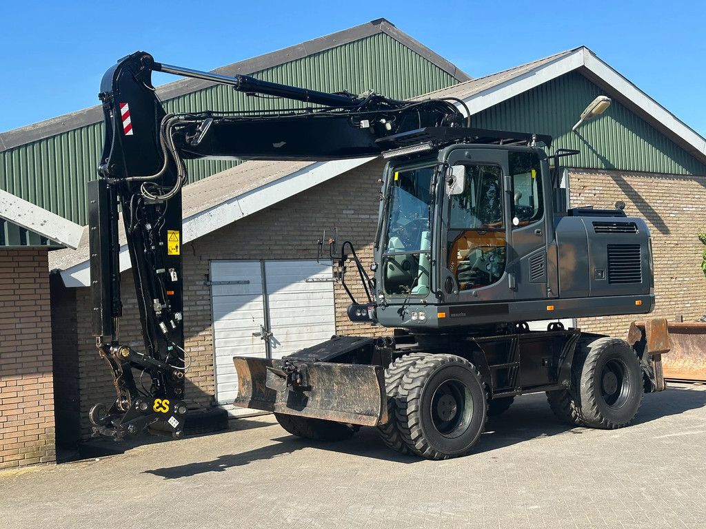 Komatsu PW180-10