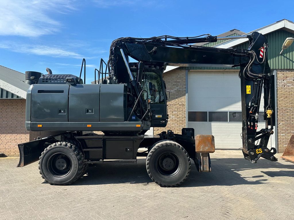 Komatsu PW180-10