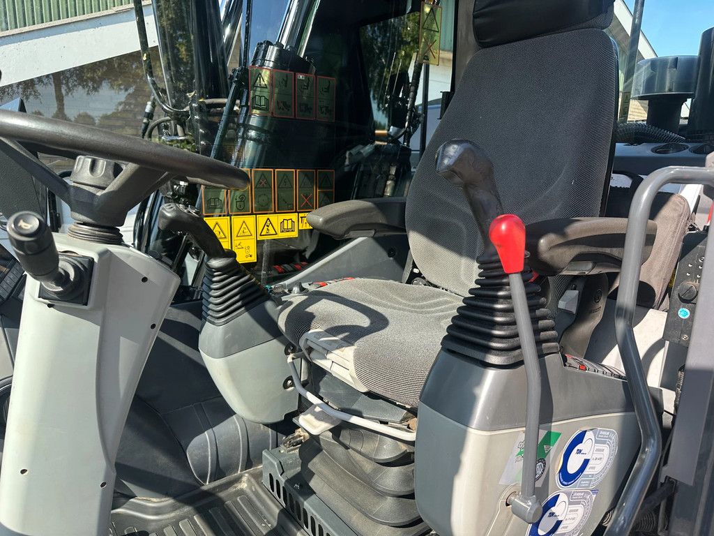 Komatsu PW180-10