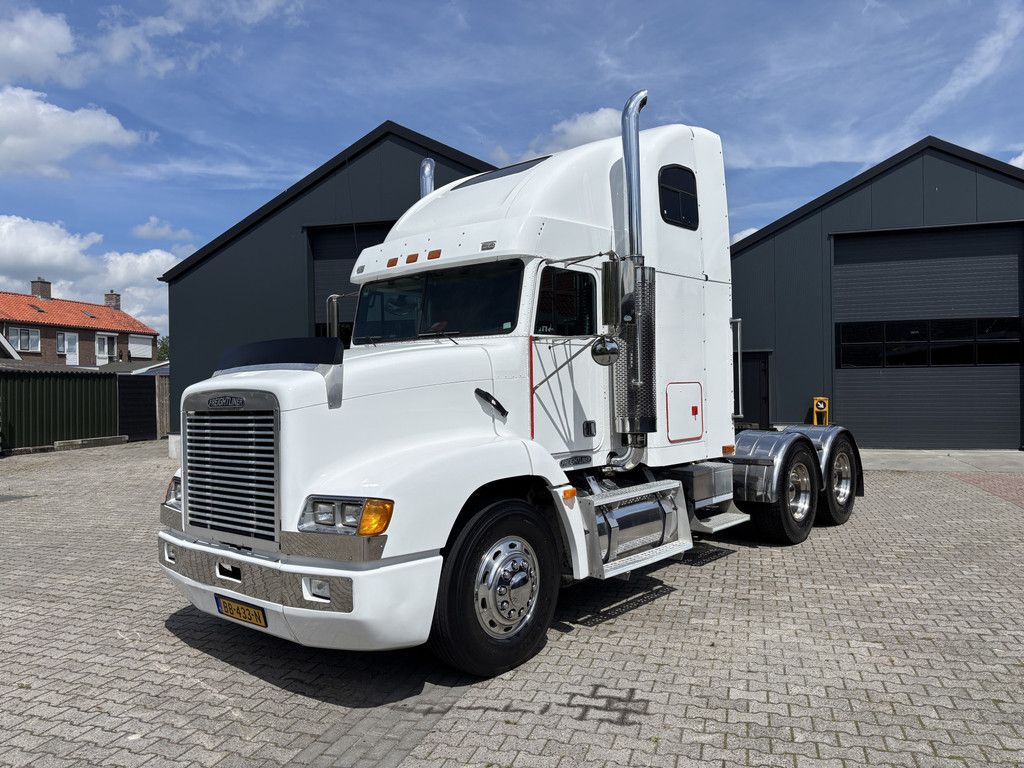 Freightliner FLD 112 6X4 10-Speed Rockwell, Cummins, Engine brake.
