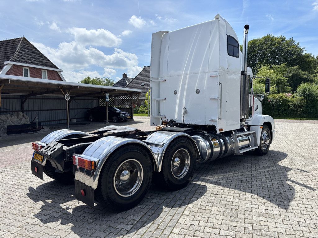 Freightliner FLD 112 6X4 10-Speed Rockwell, Cummins, Engine brake.