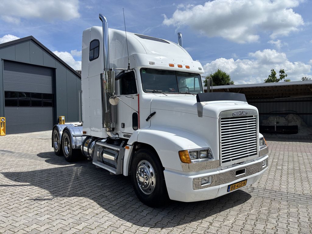 Freightliner FLD 112 6X4 10-Speed Rockwell, Cummins, Engine brake.